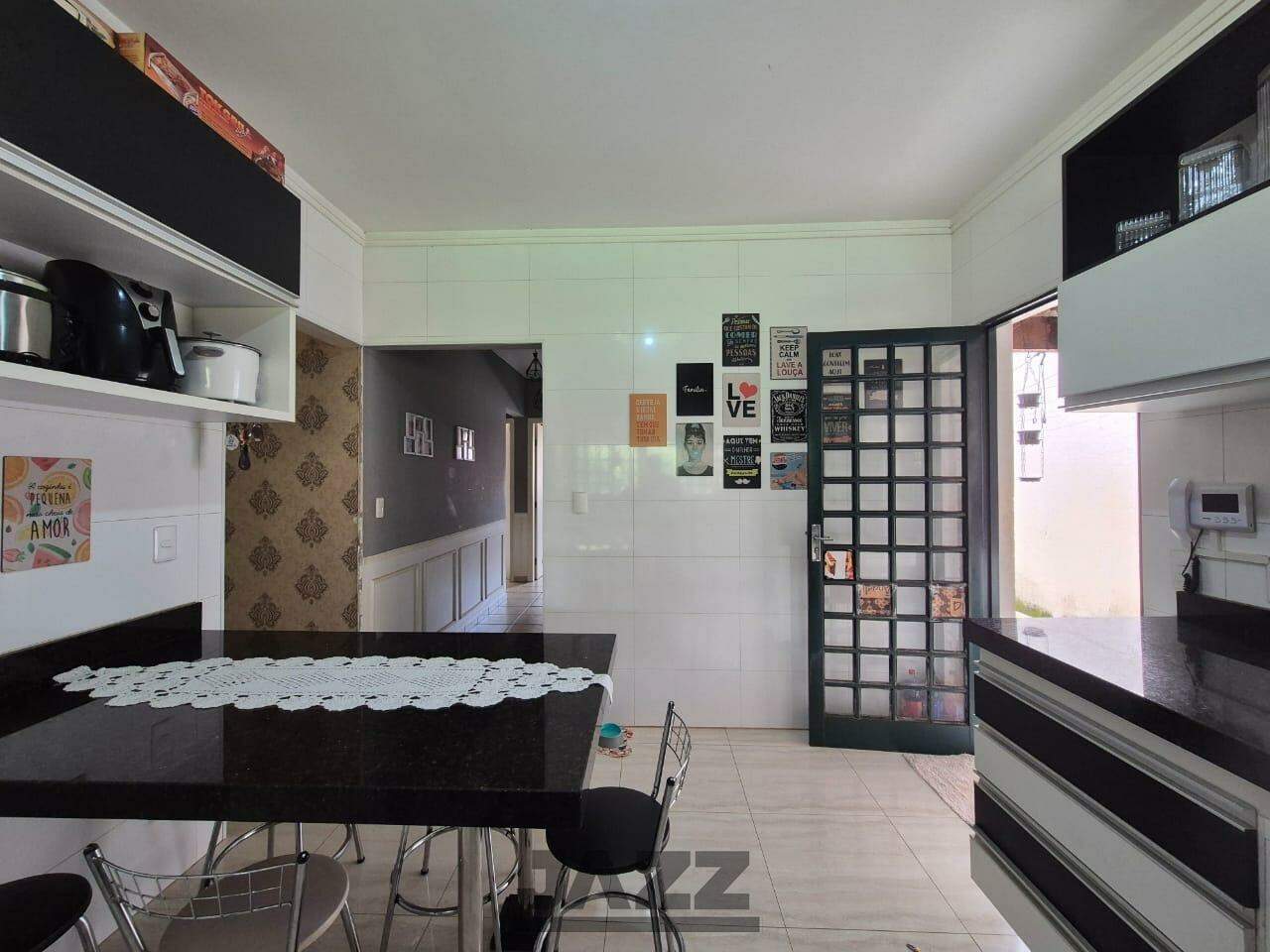 Chácara à venda com 5 quartos, 264m² - Foto 4