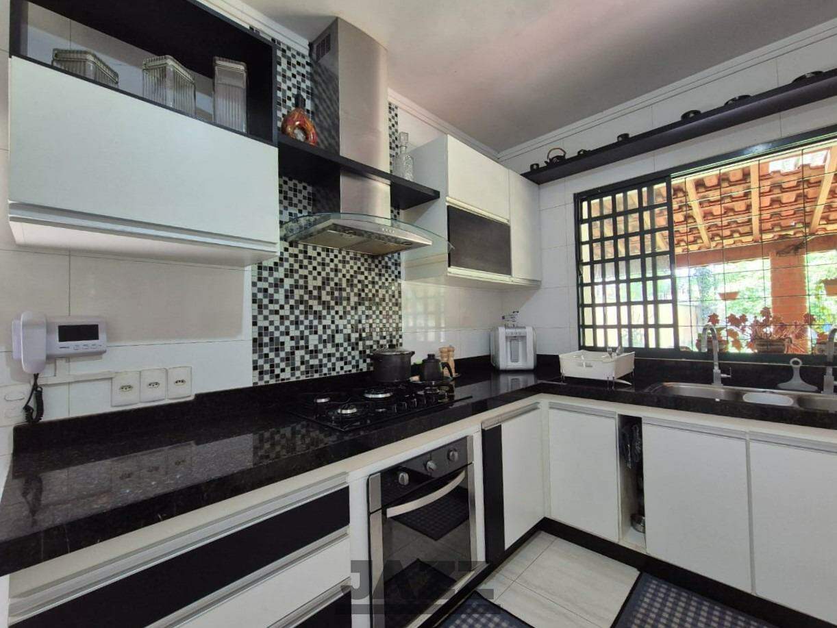 Chácara à venda com 5 quartos, 264m² - Foto 3