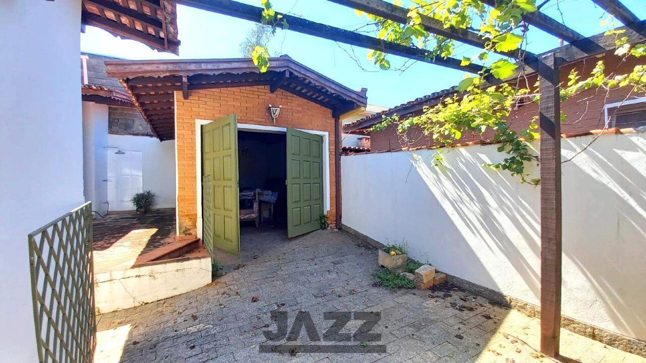 Casa à venda com 3 quartos, 245m² - Foto 32