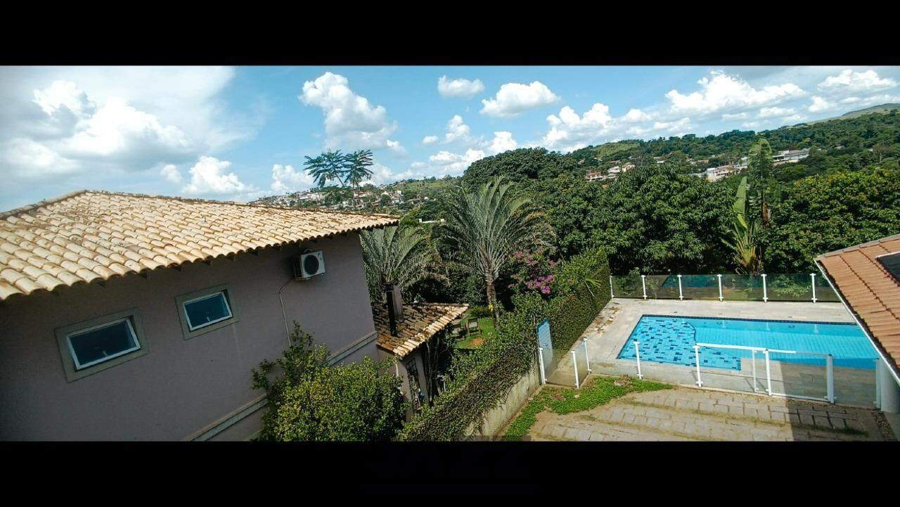 Casa de Condomínio à venda com 5 quartos, 592m² - Foto 1