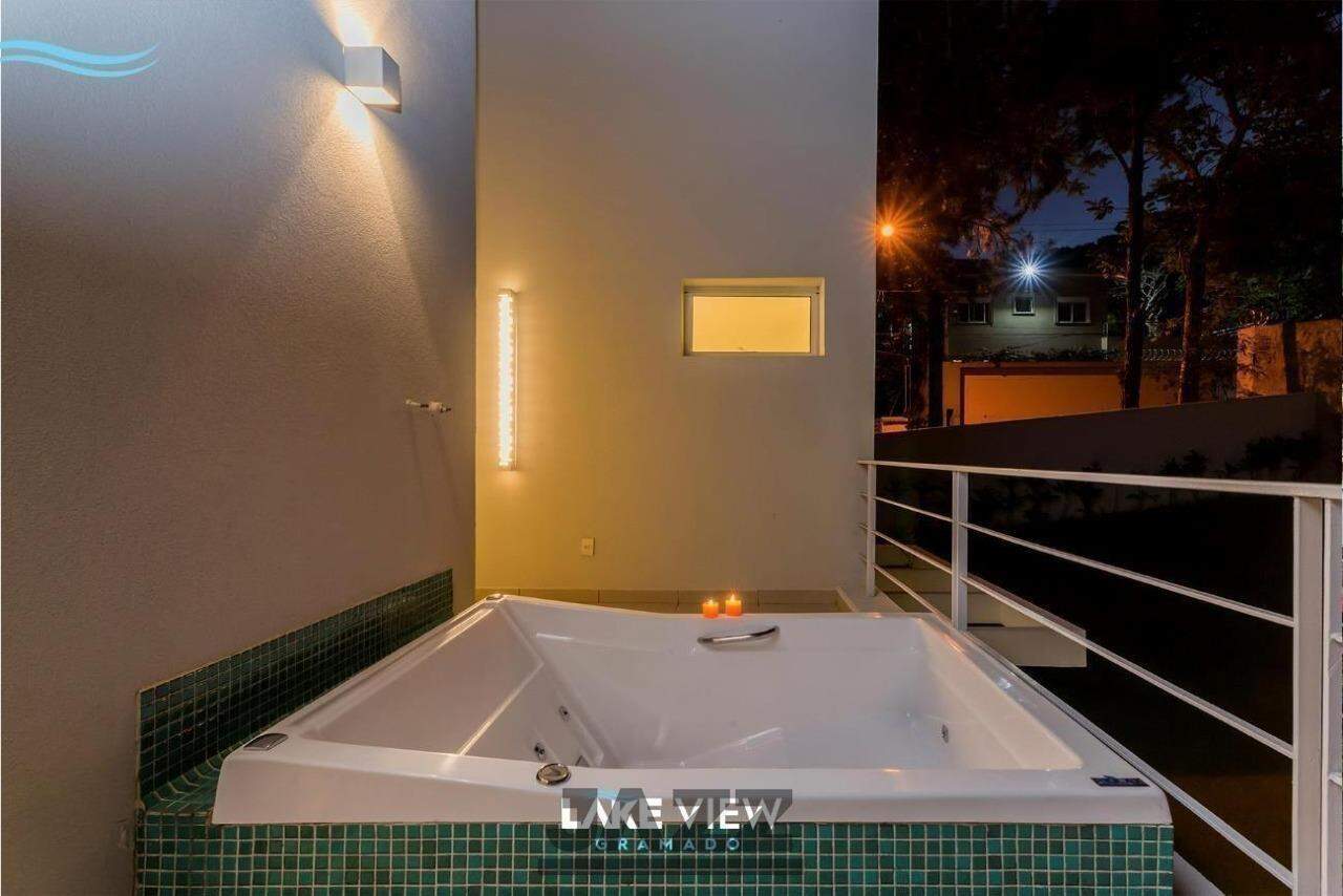 Casa de Condomínio à venda com 3 quartos, 209m² - Foto 4