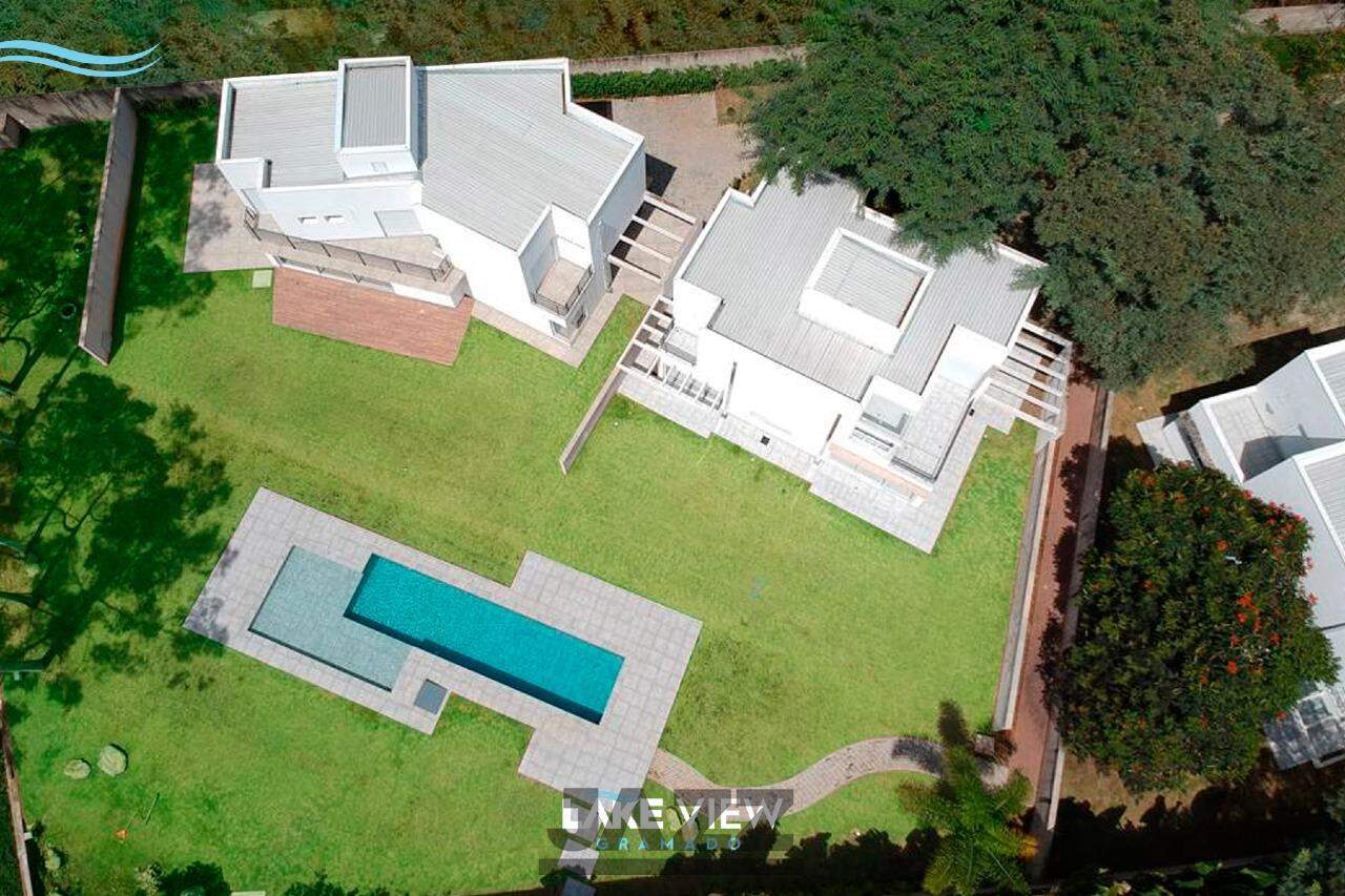 Casa de Condomínio à venda com 3 quartos, 209m² - Foto 2