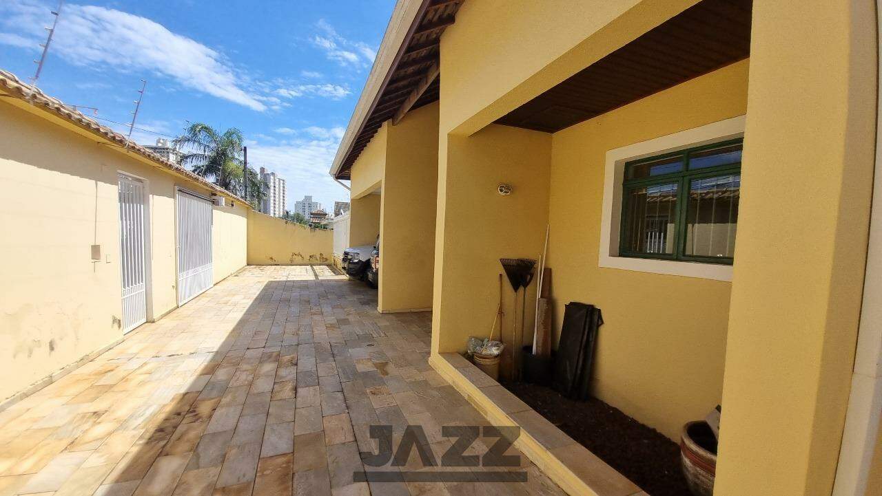 Casa para alugar com 4 quartos, 358m² - Foto 12