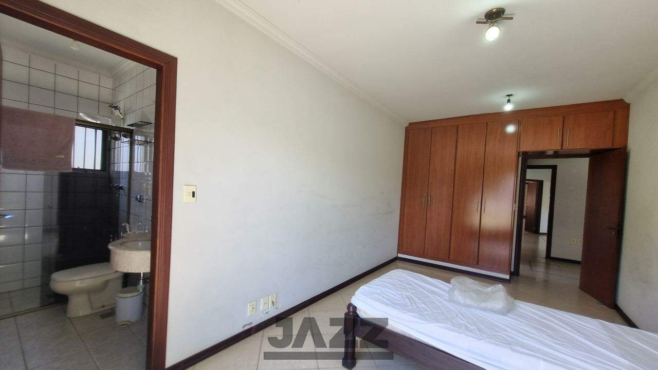 Casa para alugar com 4 quartos, 358m² - Foto 41
