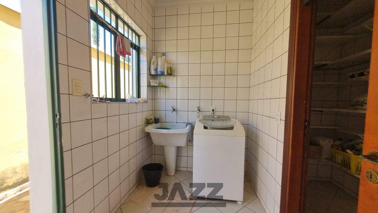 Casa para alugar com 4 quartos, 358m² - Foto 30