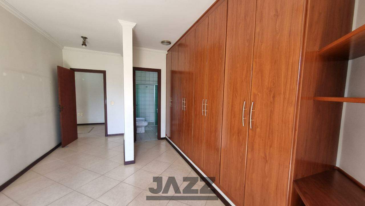 Casa para alugar com 4 quartos, 358m² - Foto 46
