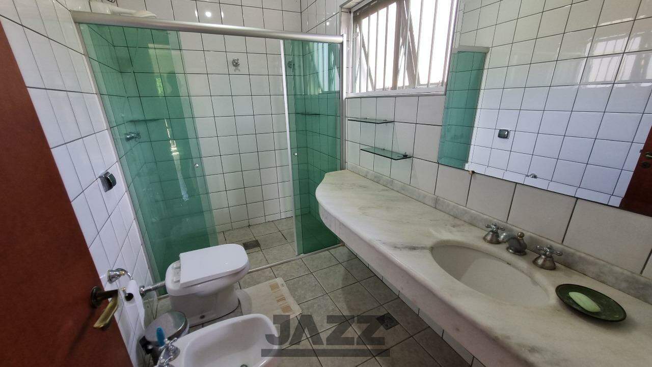 Casa para alugar com 4 quartos, 358m² - Foto 47