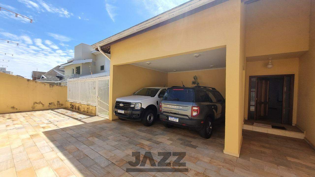 Casa para alugar com 4 quartos, 358m² - Foto 9