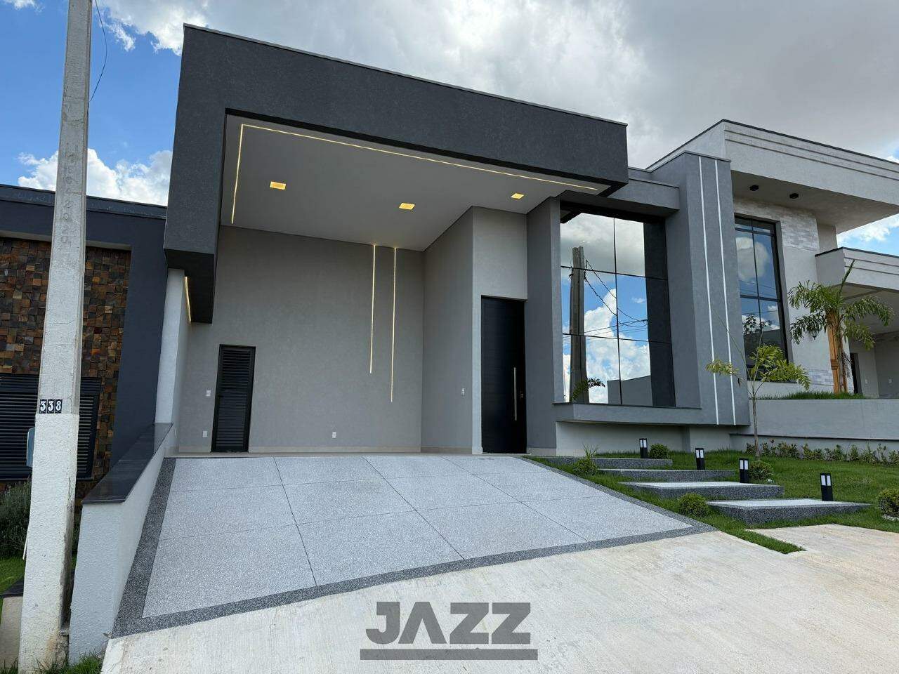 Casa de Condomínio à venda com 3 quartos, 202m² - Foto 1