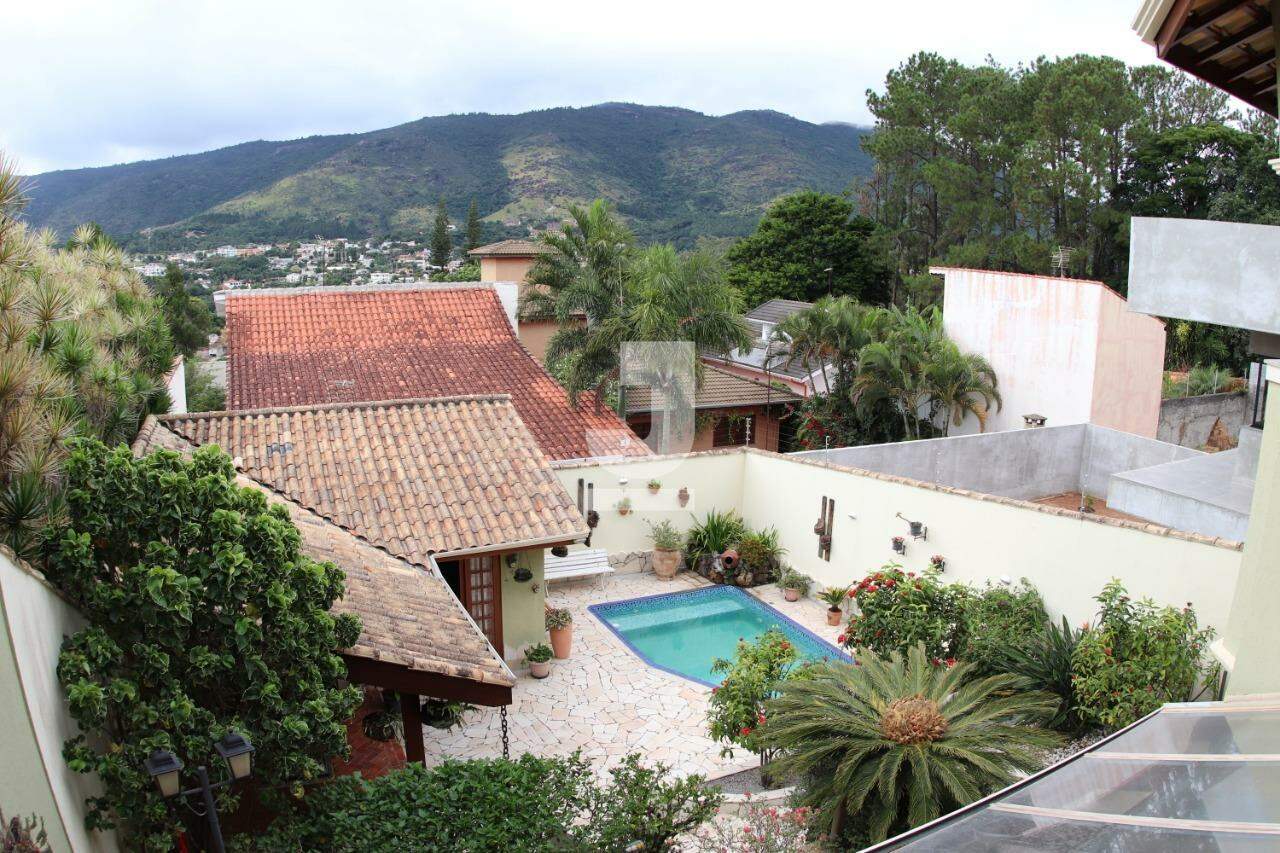 Casa para alugar com 3 quartos, 402m² - Foto 3
