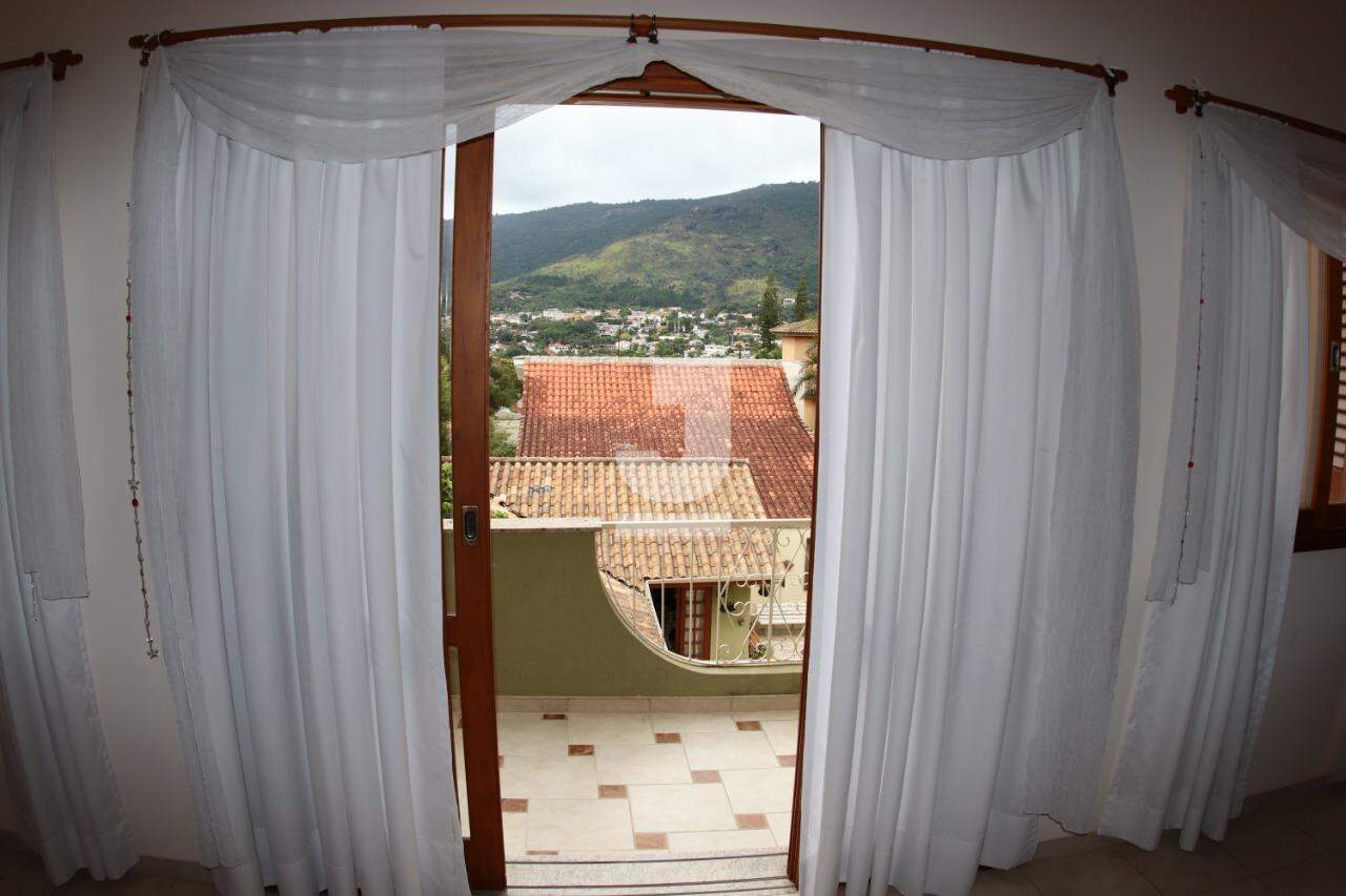 Casa para alugar com 3 quartos, 402m² - Foto 13