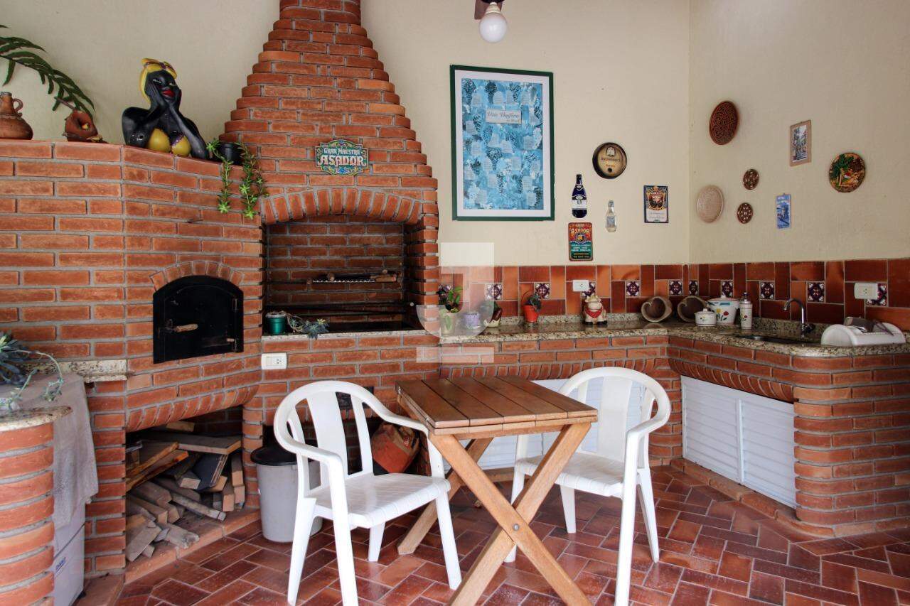 Casa para alugar com 3 quartos, 402m² - Foto 22