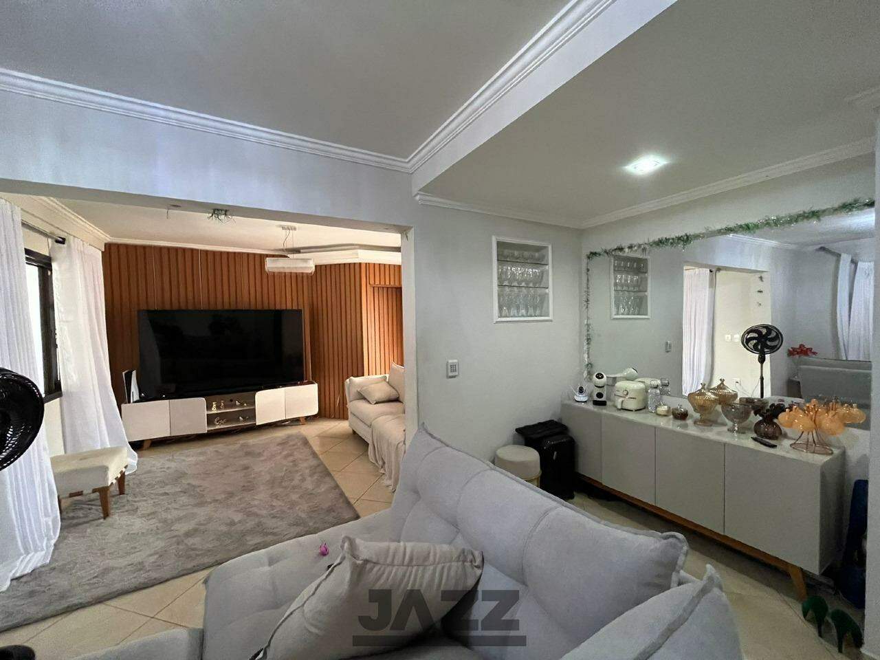 Casa à venda com 5 quartos, 290m² - Foto 2