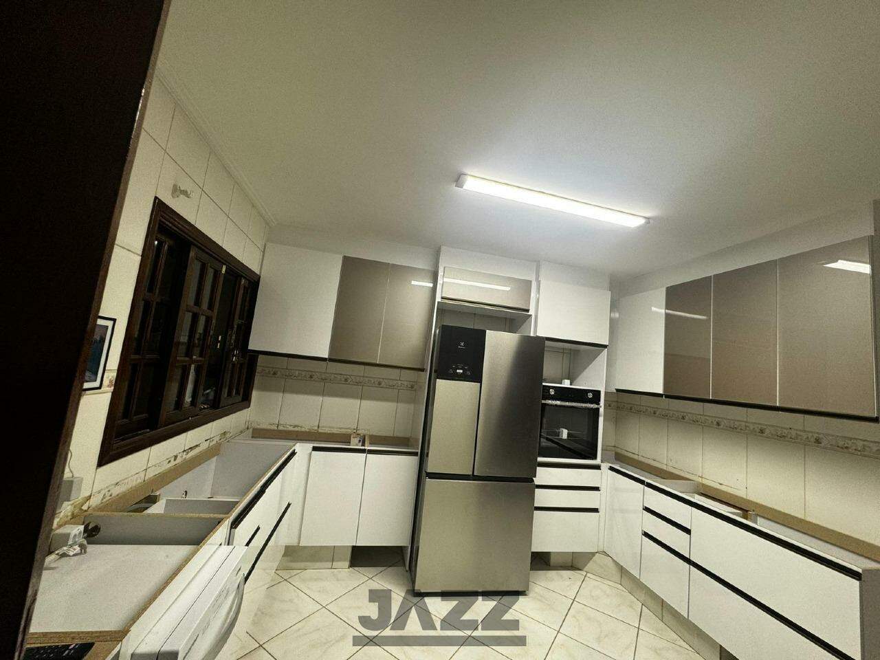 Casa à venda com 5 quartos, 290m² - Foto 10