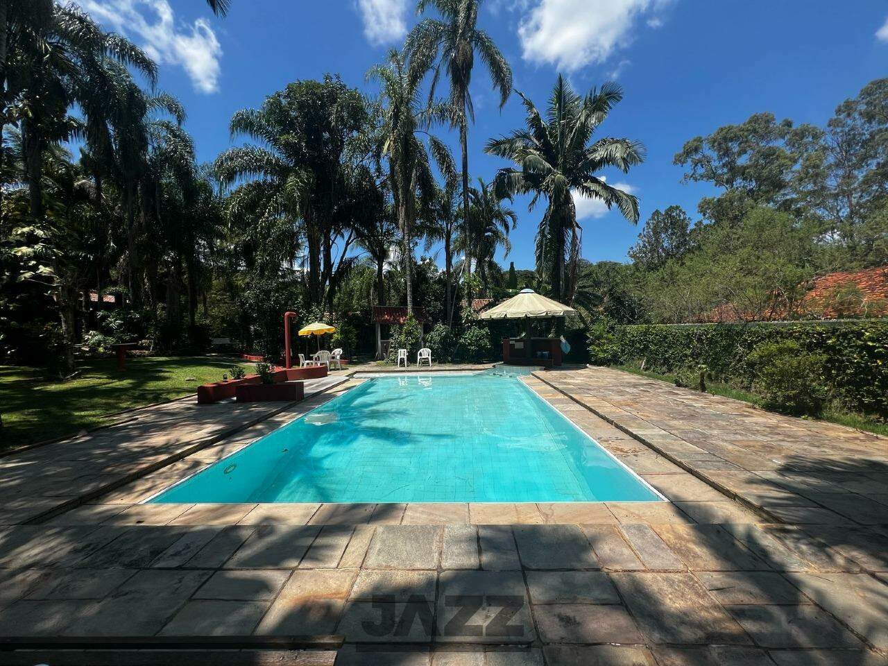 Chácara à venda com 5 quartos, 350m² - Foto 1