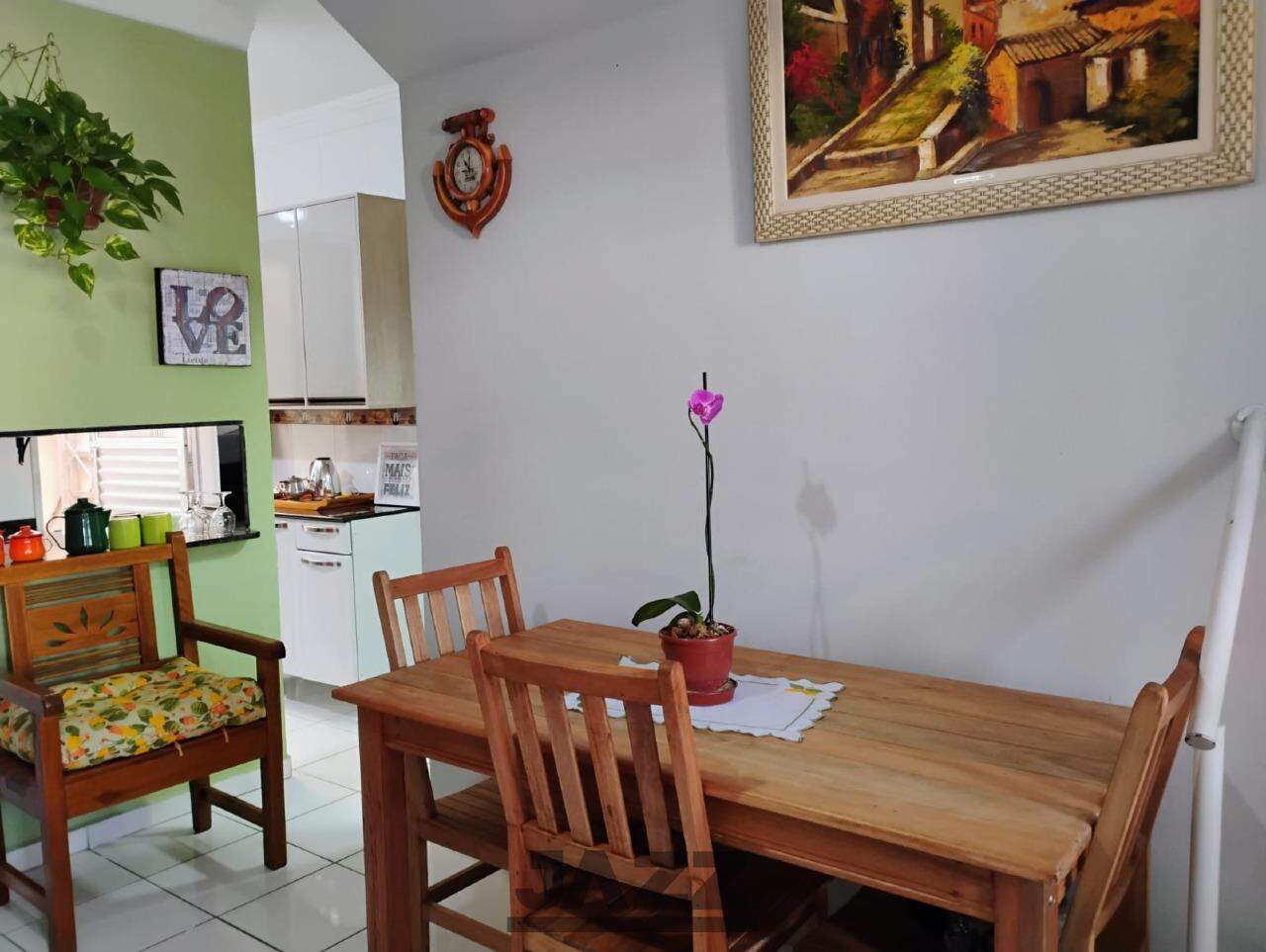 Casa à venda com 2 quartos, 54m² - Foto 2