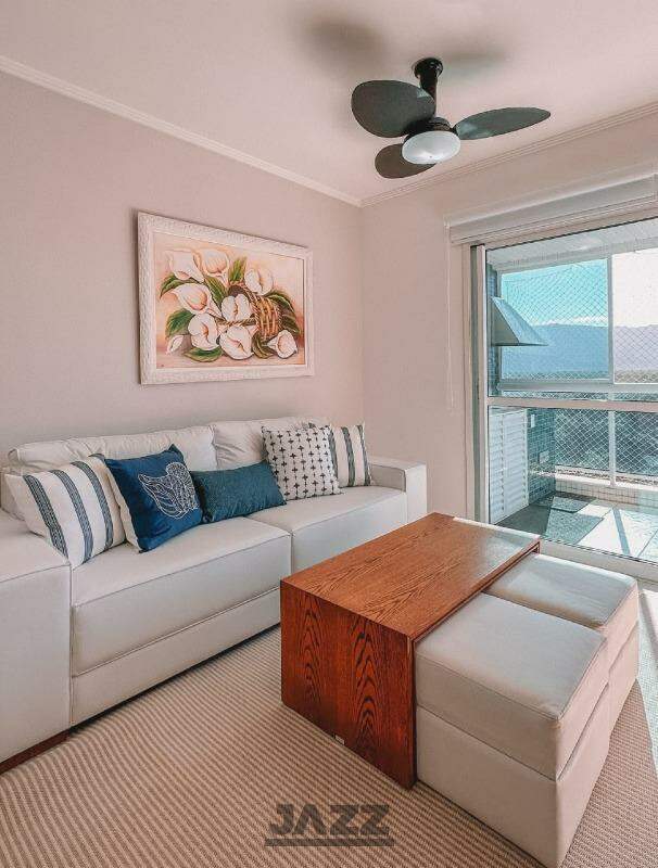 Apartamento à venda com 3 quartos, 100m² - Foto 2