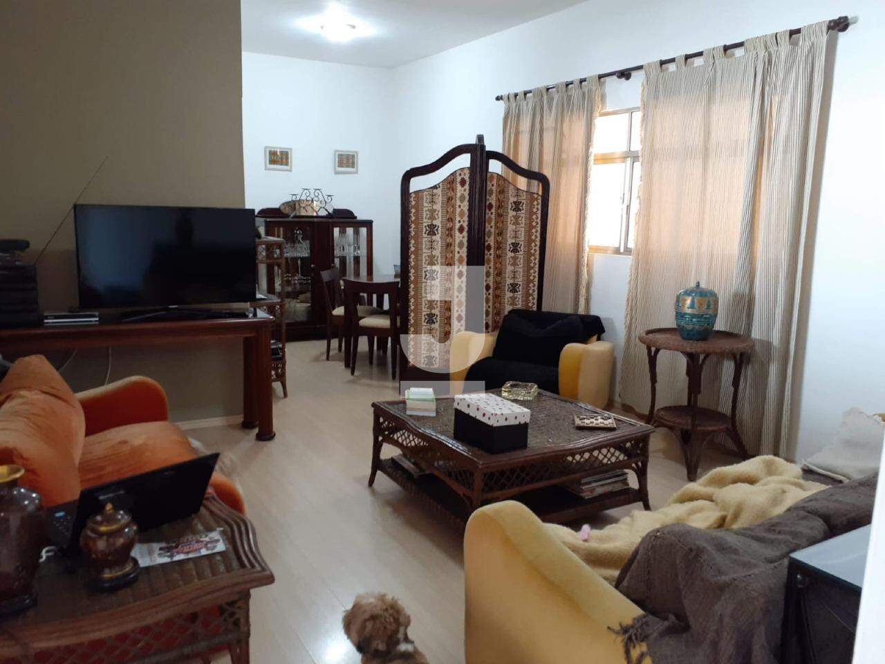 Apartamento para alugar com 4 quartos, 150m² - Foto 1