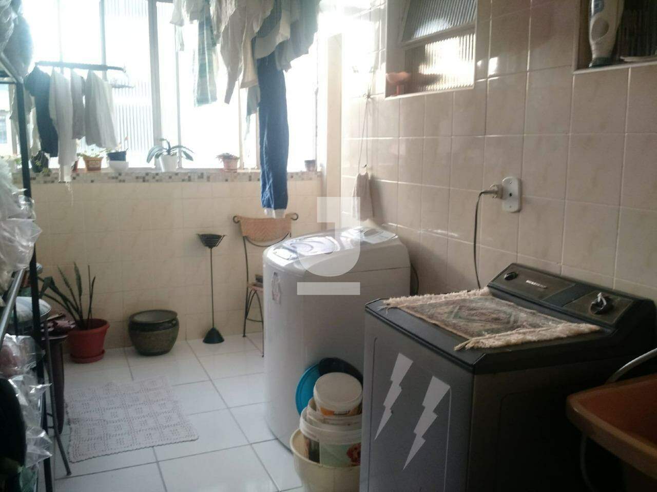 Apartamento para alugar com 4 quartos, 150m² - Foto 12