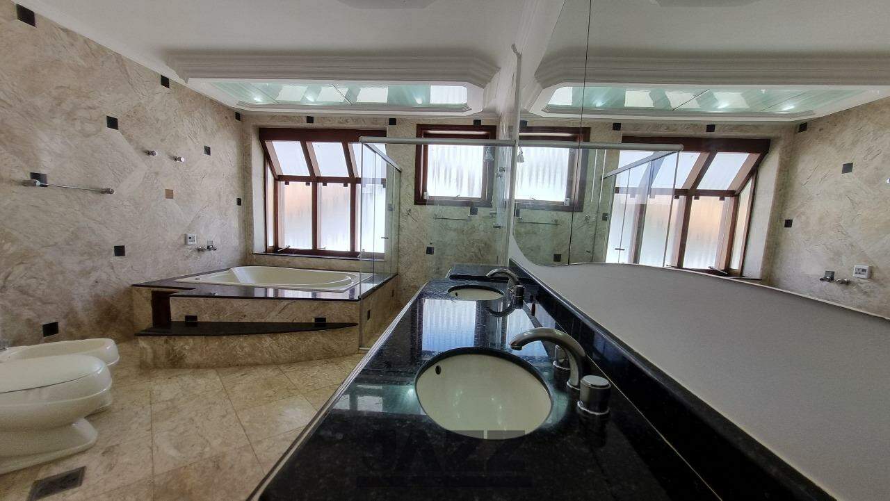 Casa de Condomínio à venda com 4 quartos, 450m² - Foto 23