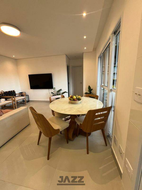 Apartamento à venda com 2 quartos, 67m² - Foto 2