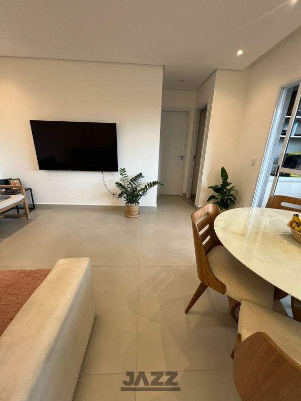 Apartamento à venda com 2 quartos, 67m² - Foto 4
