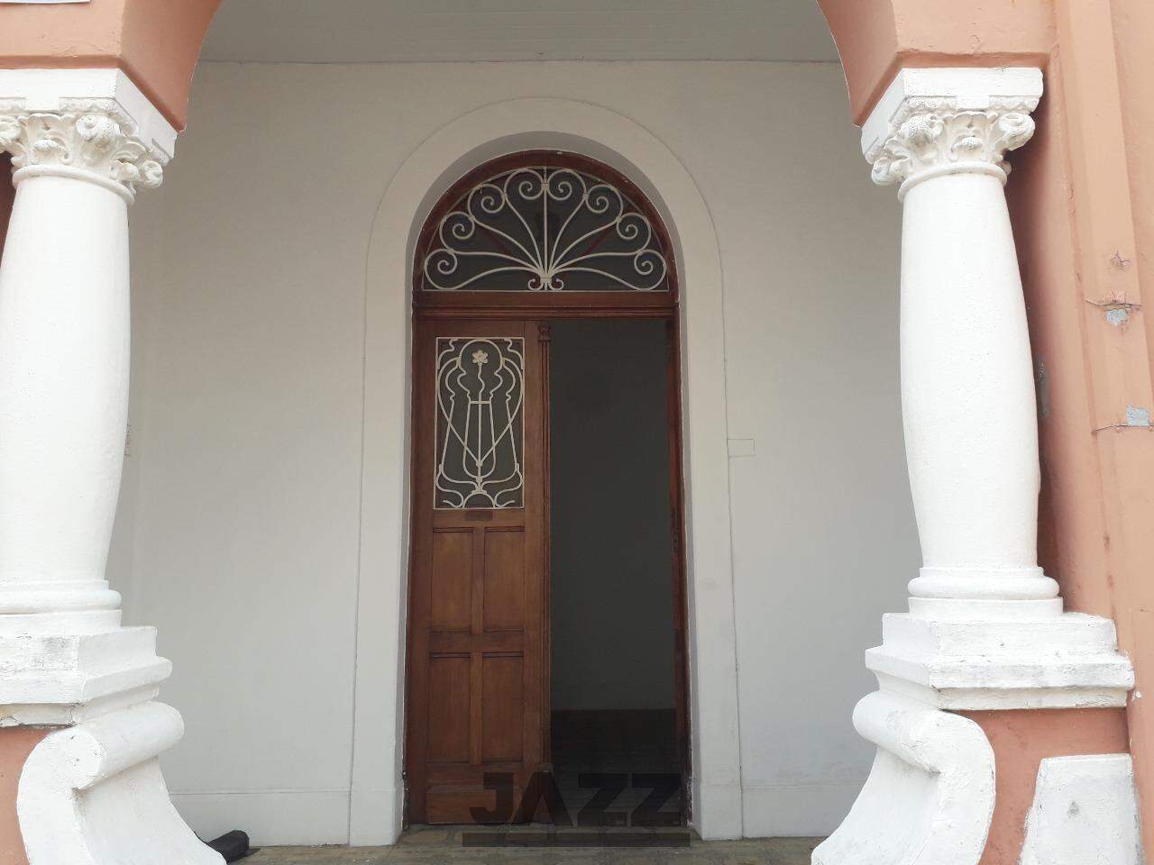 Casa à venda com 3 quartos, 270m² - Foto 2