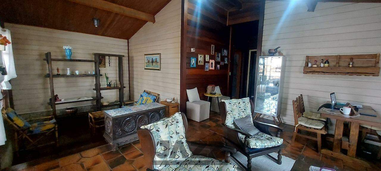 Casa à venda com 3 quartos, 155m² - Foto 1