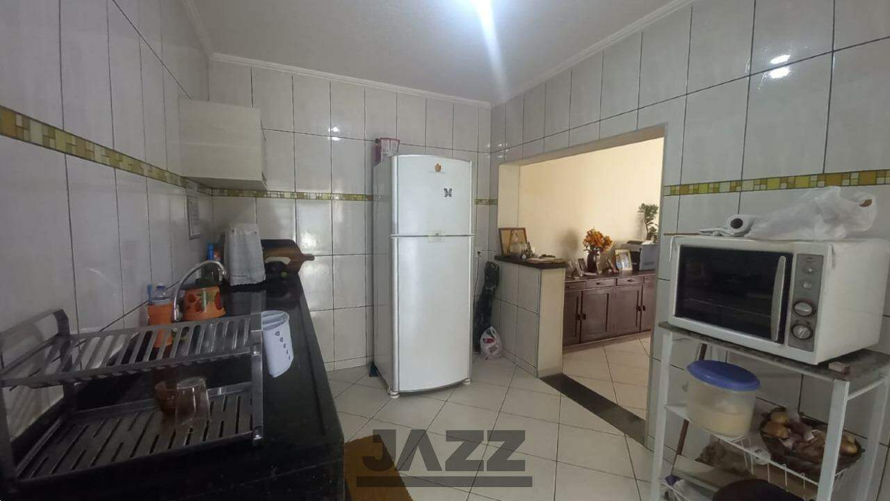 Casa à venda com 3 quartos, 200m² - Foto 17