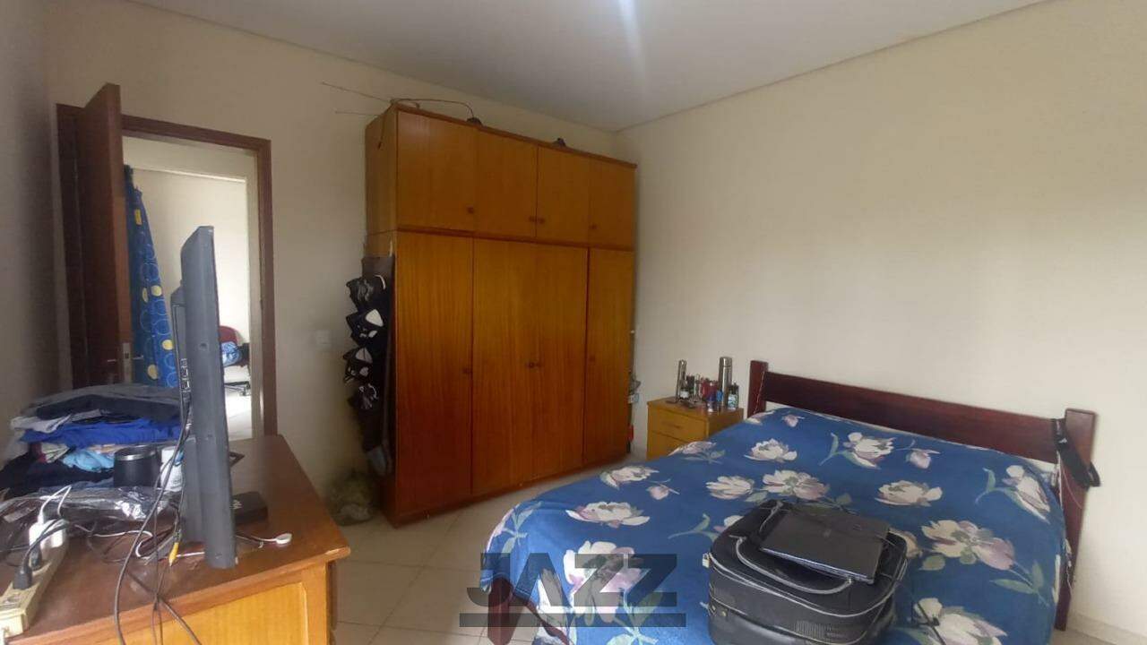 Casa à venda com 3 quartos, 200m² - Foto 9