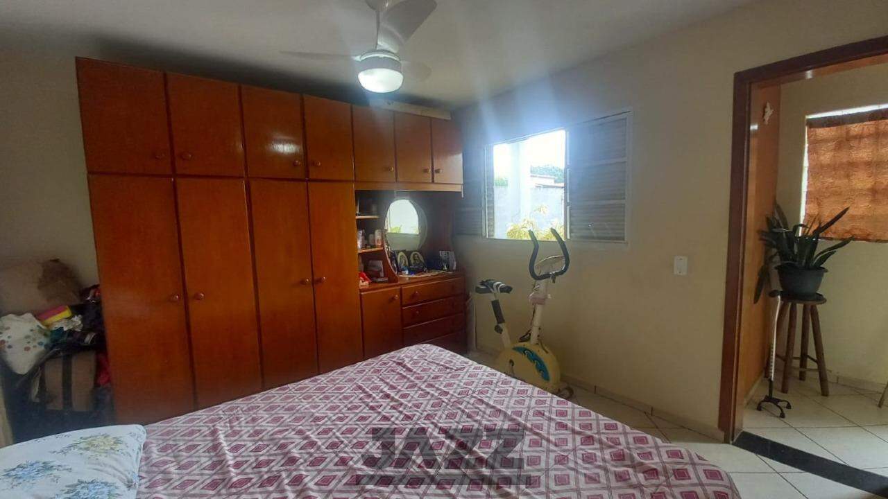 Casa à venda com 3 quartos, 200m² - Foto 7