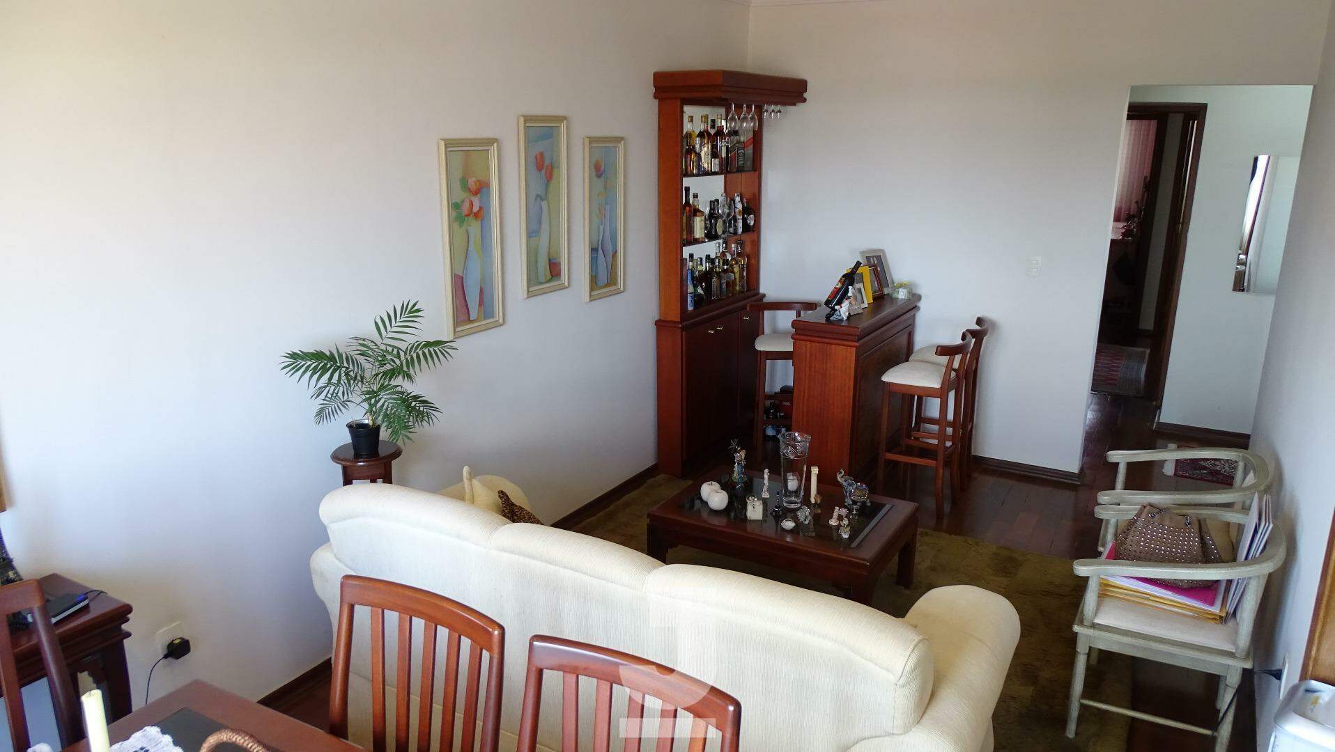 Apartamento à venda com 3 quartos, 147m² - Foto 2