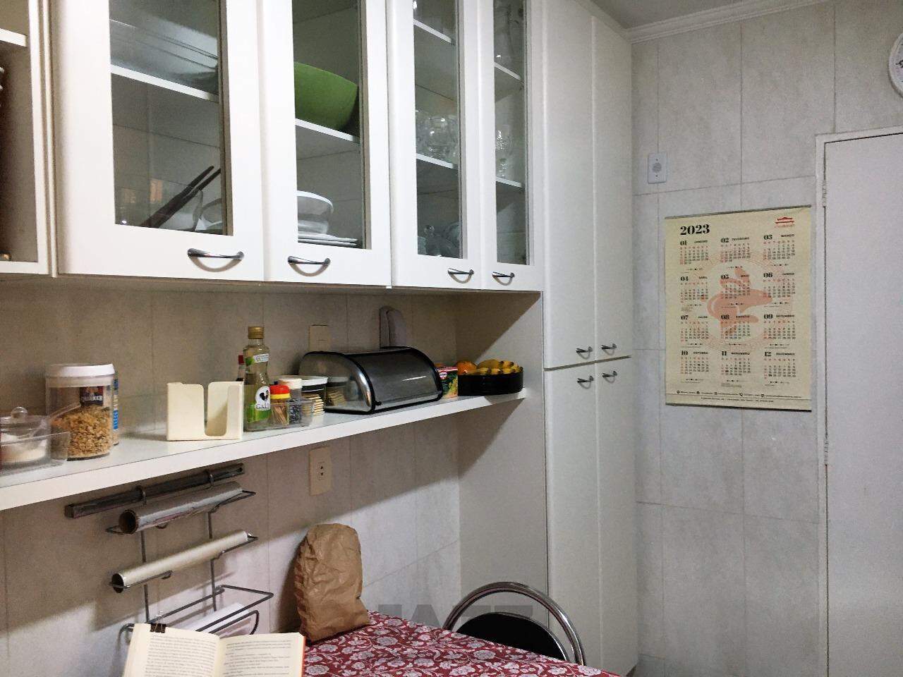 Apartamento à venda com 3 quartos, 125m² - Foto 8