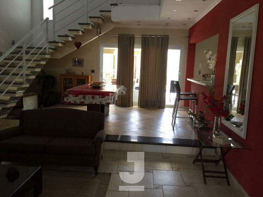 Casa de Condomínio à venda com 3 quartos, 230m² - Foto 4