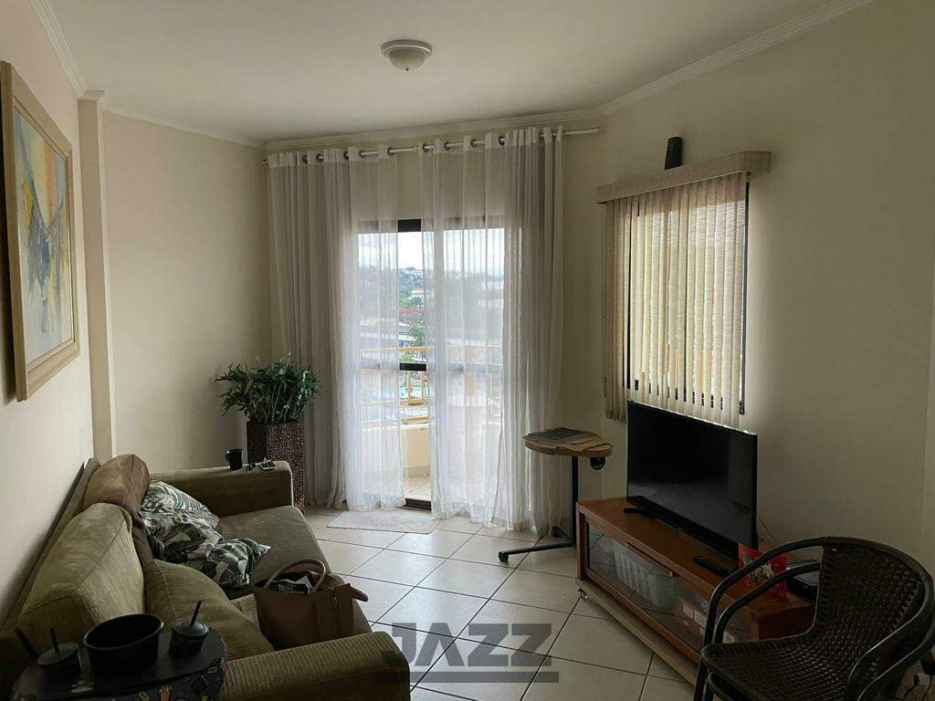 Apartamento à venda com 2 quartos, 72m² - Foto 2