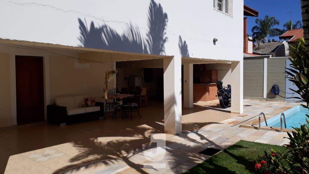 Casa de Condomínio à venda com 3 quartos, 250m² - Foto 17