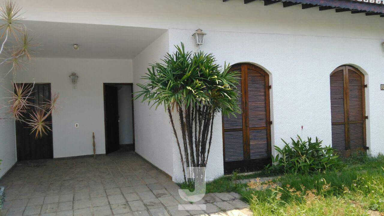 Casa à venda com 4 quartos, 250m² - Foto 1