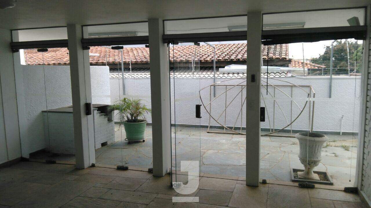 Casa à venda com 4 quartos, 250m² - Foto 3