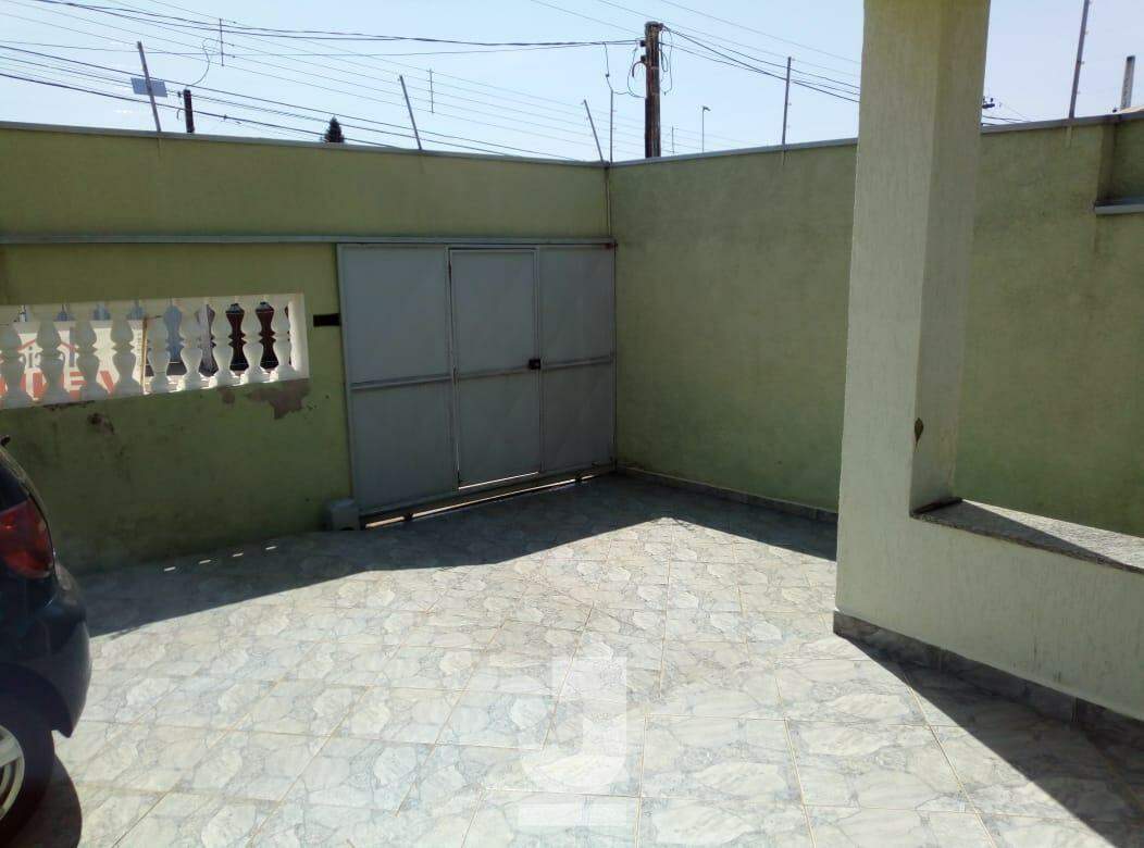 Casa à venda com 4 quartos, 200m² - Foto 2