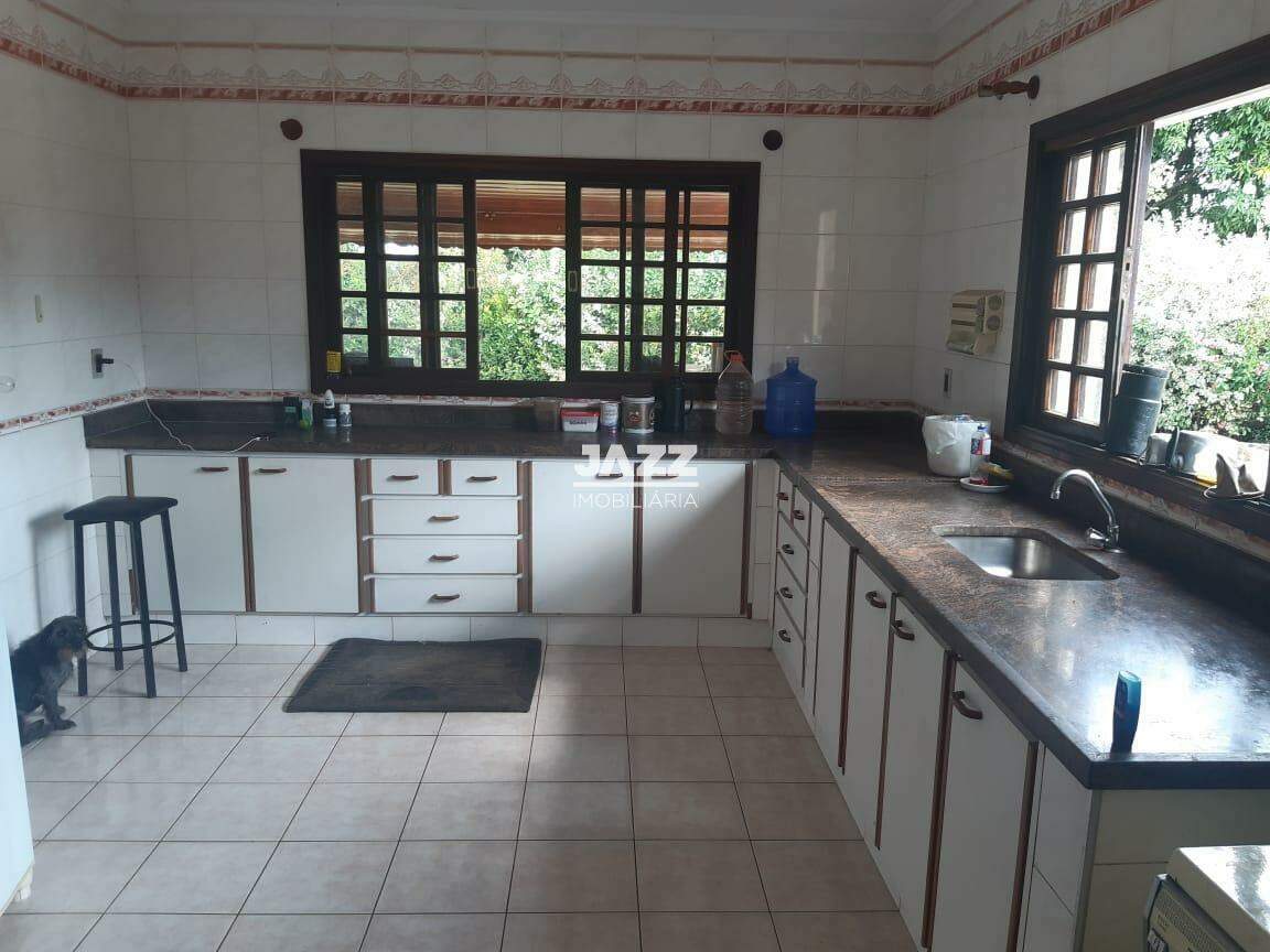 Fazenda à venda com 4 quartos, 411m² - Foto 2