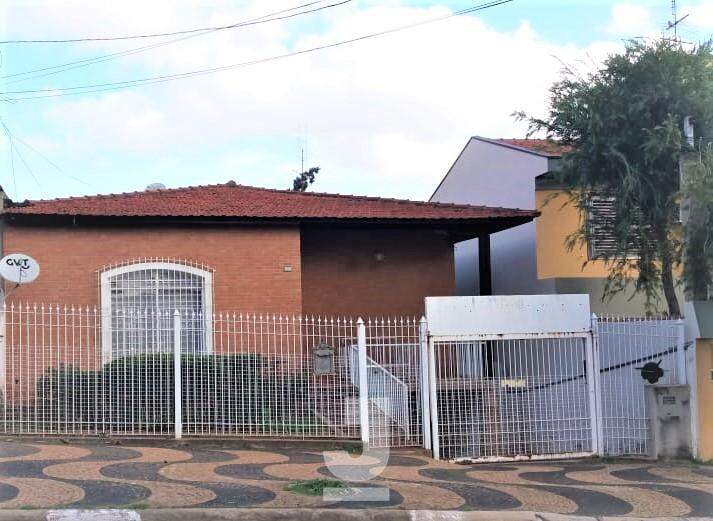 Casa à venda com 3 quartos, 274m² - Foto 1