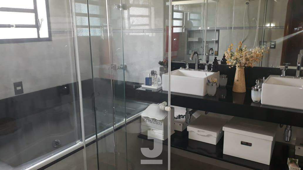 Casa à venda com 5 quartos, 250m² - Foto 8