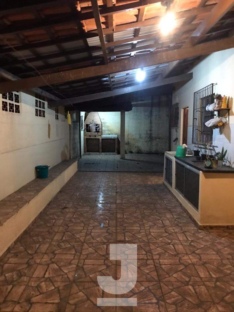 Casa à venda com 3 quartos, 240m² - Foto 16