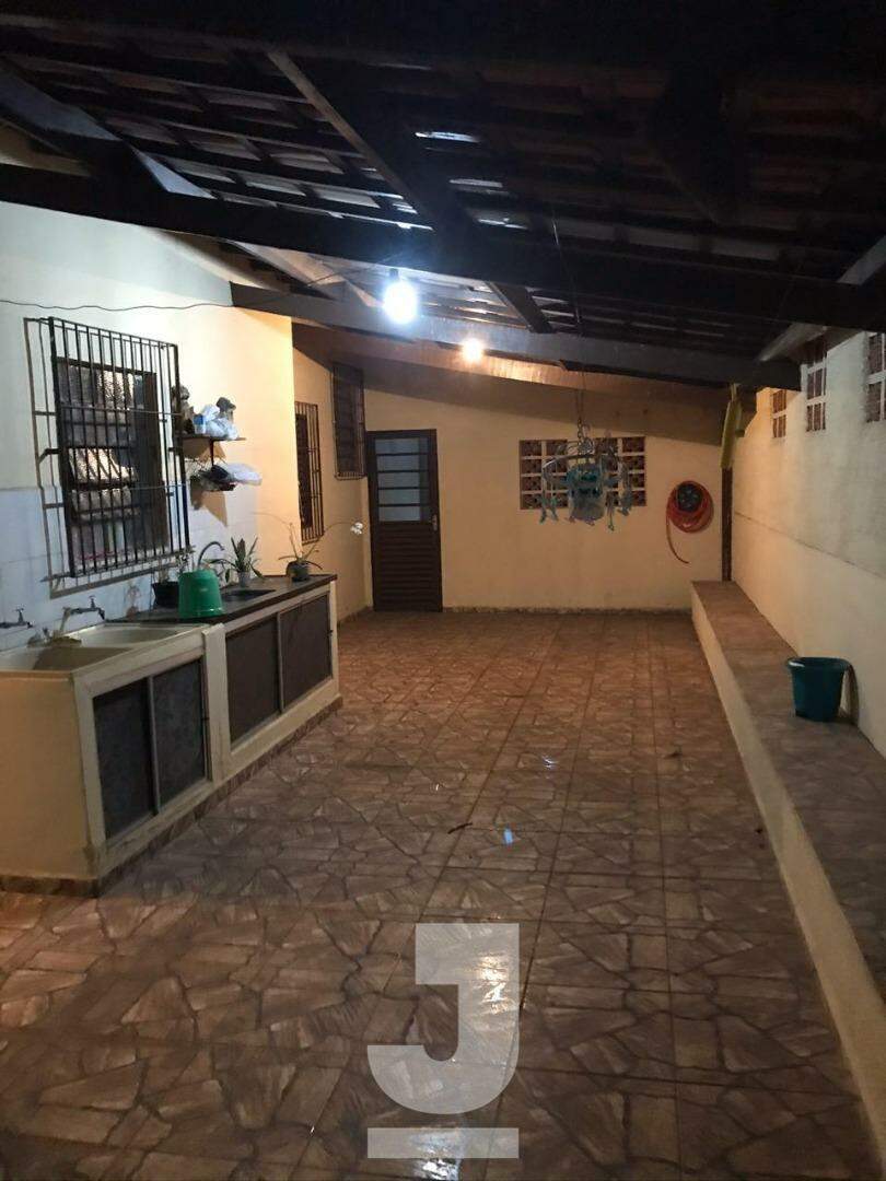 Casa à venda com 3 quartos, 240m² - Foto 11