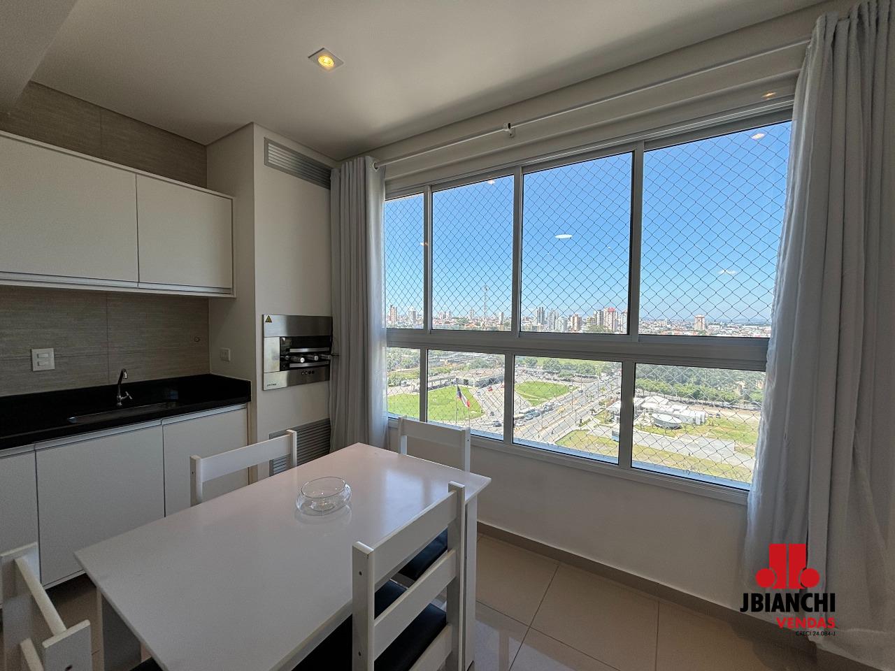 Apartamento para aluguel no Loteamento Mogilar: Varanda Gourmet c/ cortina