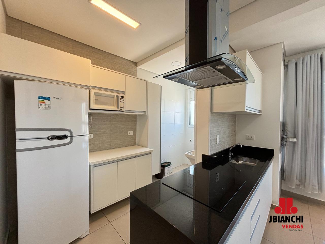 Apartamento para aluguel no Loteamento Mogilar: Cozinha c/fogão de indução 