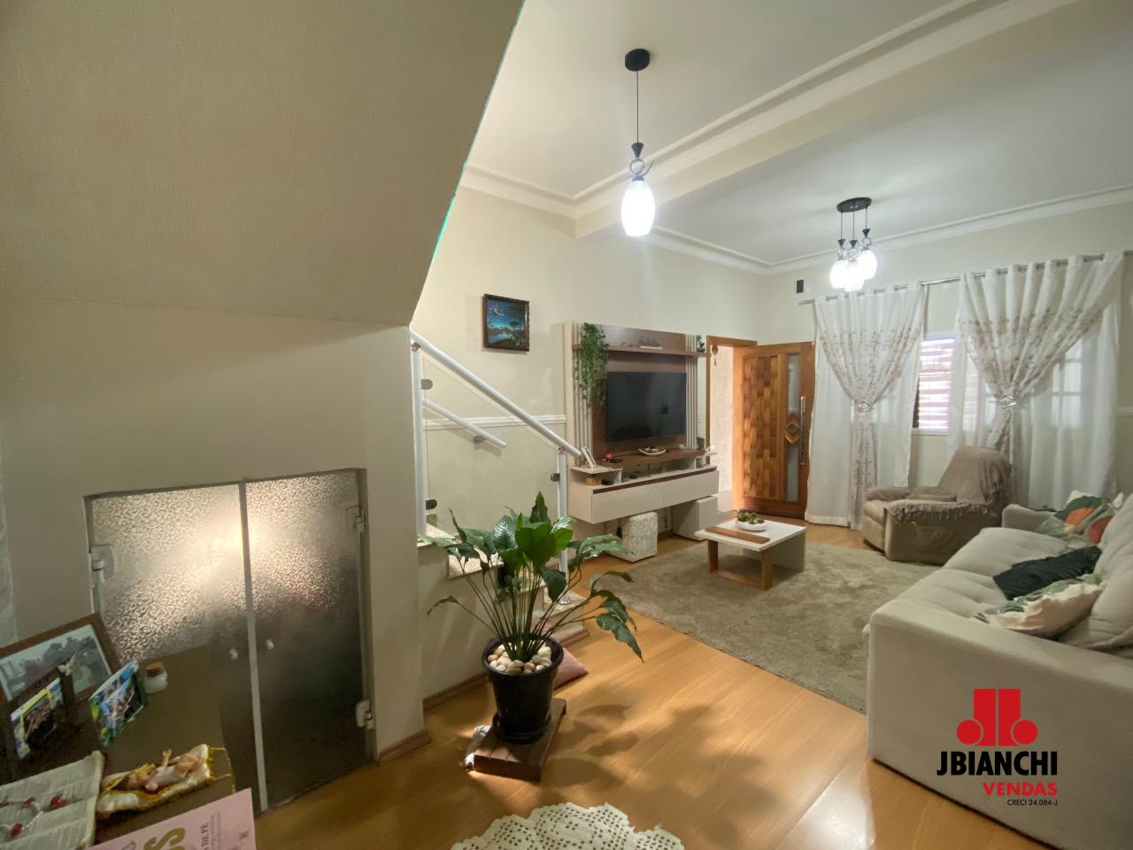 Sobrado à venda no Residencial Colinas: 