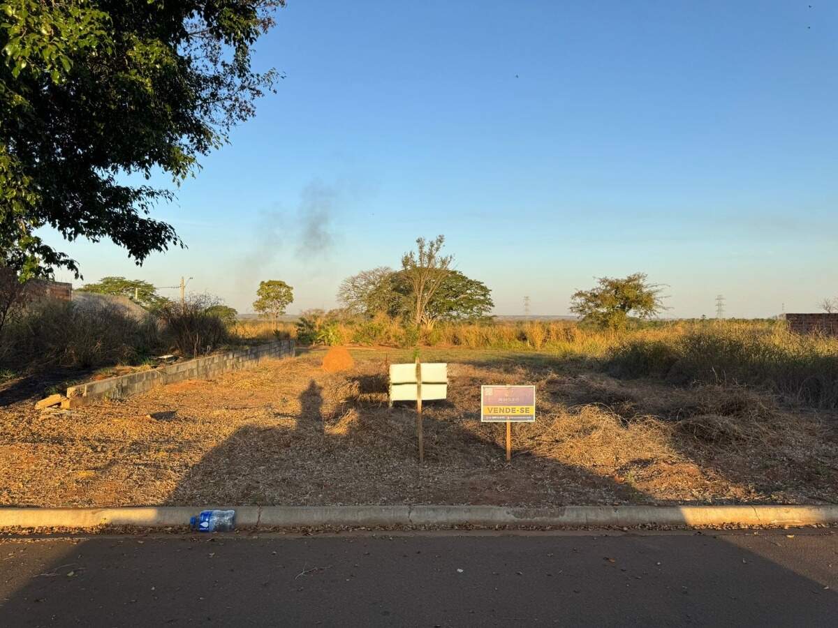 Terreno à venda no Bosque das Araras: