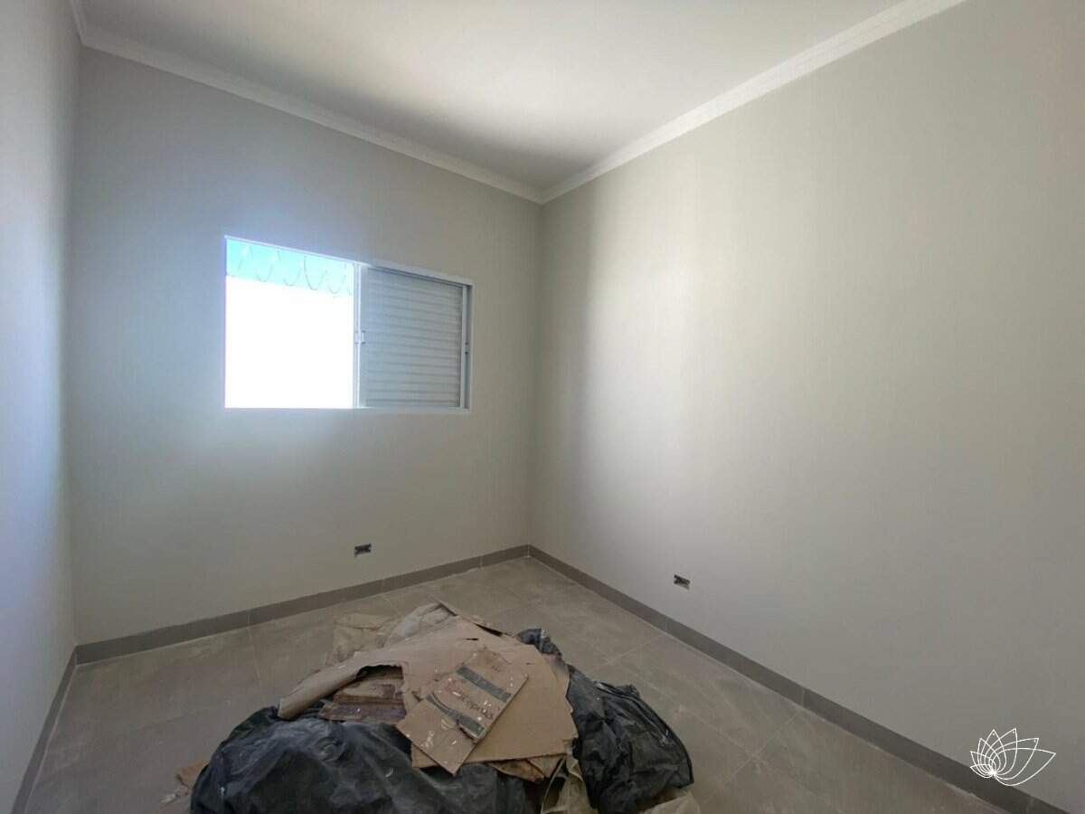 Casa à venda no Jardim Paranapungá: 