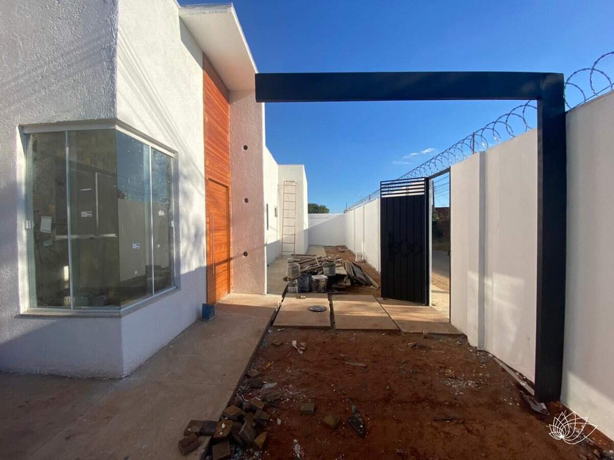 Casa à venda no Jardim Paranapungá: